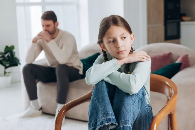 子どもとの距離を感じた時点で既に子供は対話の扉を閉めた後かもしれない。子どもへの向き合い方を変えて関係を取り戻すには?